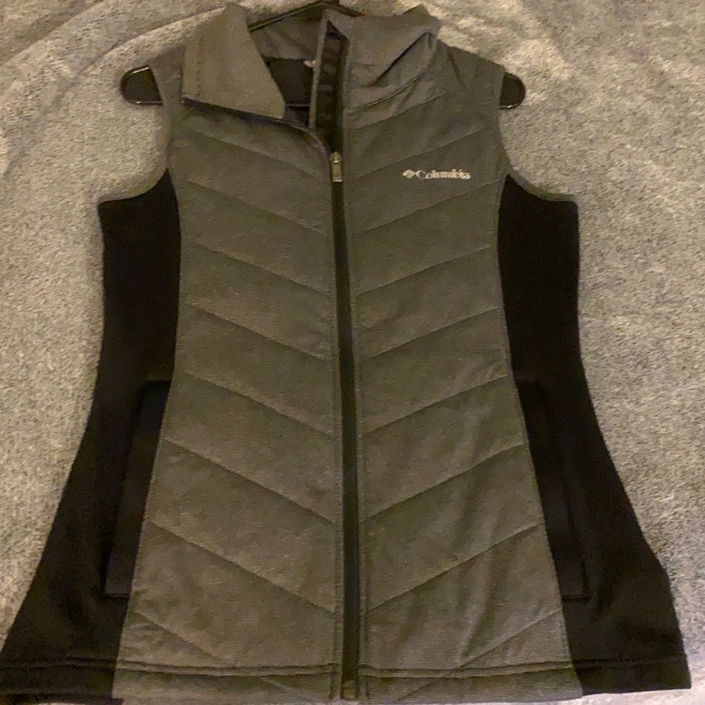 Small women’s Columbia vest